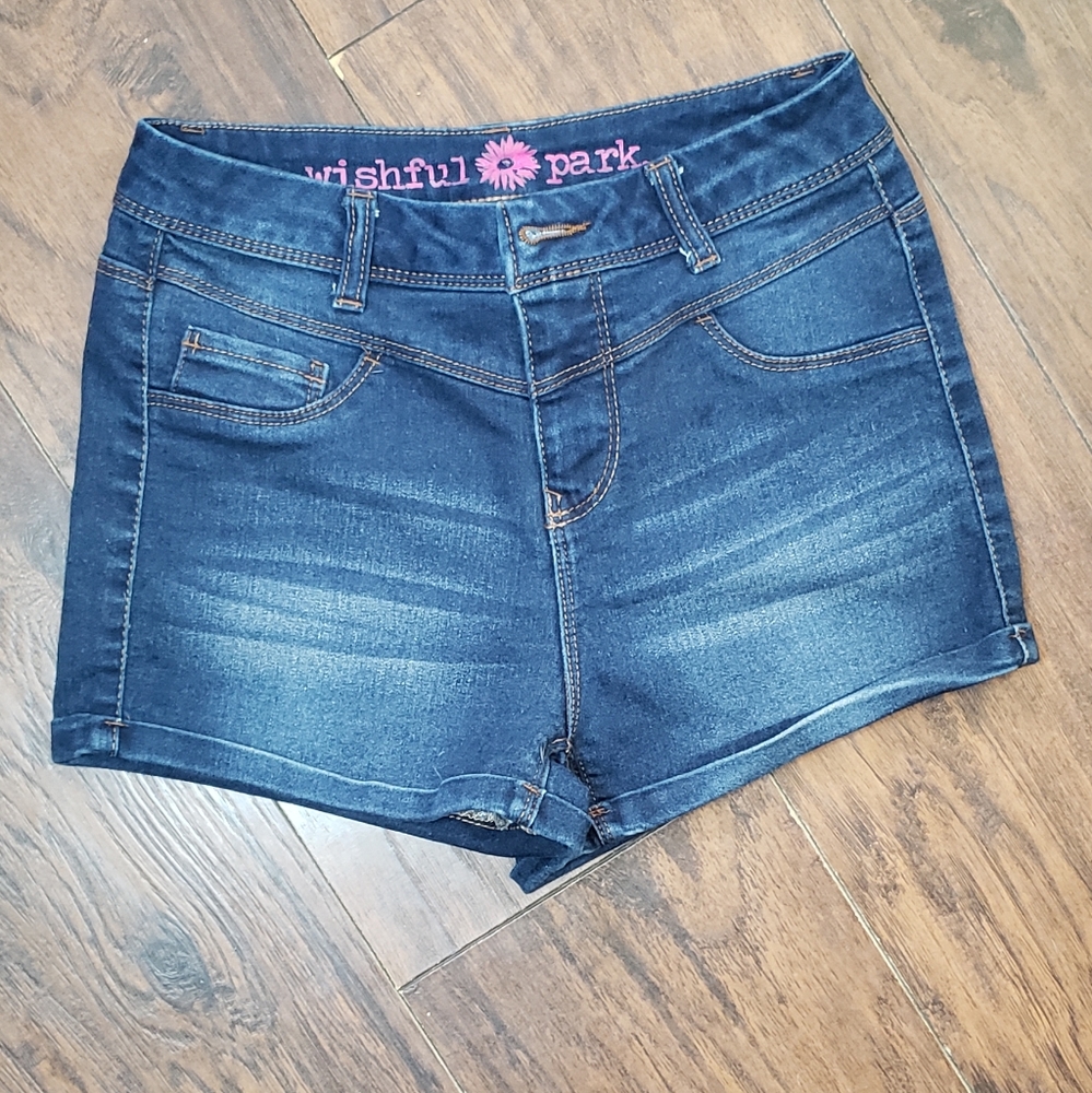 Wishful Park shorts size 3